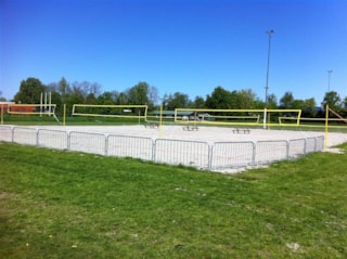 Elk seizoen weer lekker beachvolleyballen op de velden van Beachvolleybalclub de Zandbak.