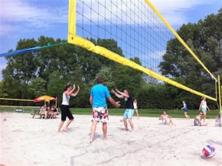 Opening beachvolleybal seizoen bij de Zandbak op zaterdag 28 april 2012