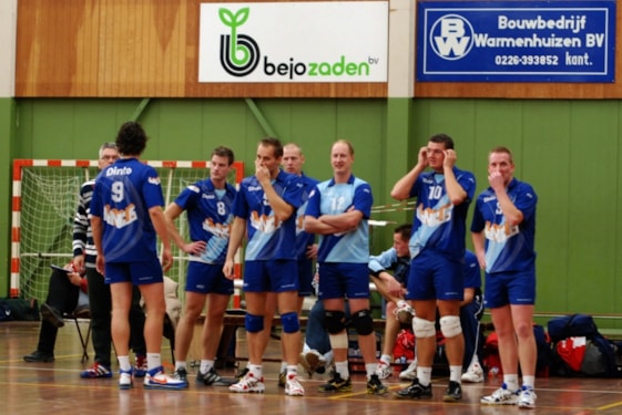 Heren 1 staat klaar voor de volgende set.