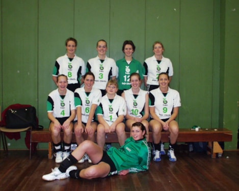 Lindsey als middelpunt bij dames 1