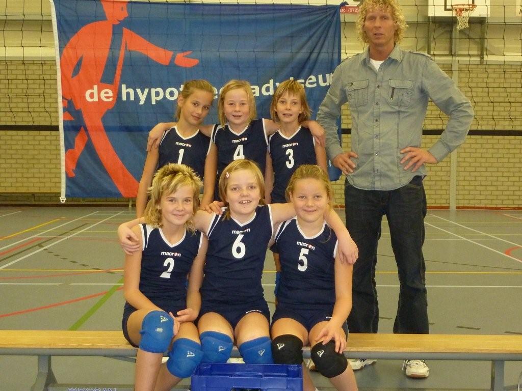 Meiden C4 aan de leiding in de rayon C competitie