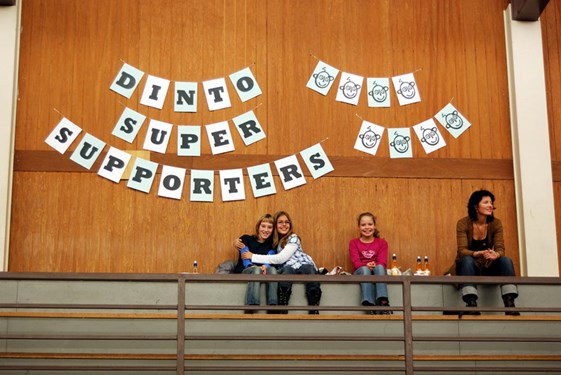 super supporters voor de wedstrijd