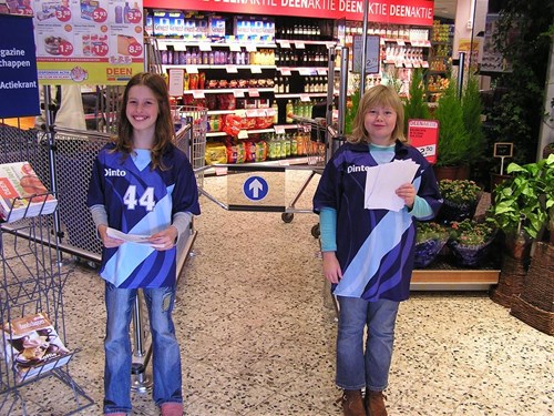 Julia en Tessa in actie