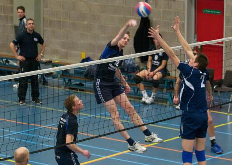 Spanning stijgt voor Dinto mannen tot kookpunt