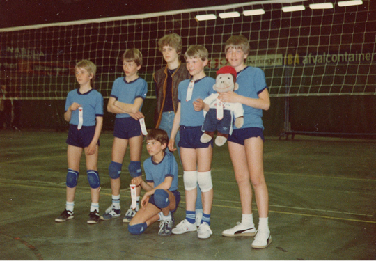 1983: 2e van Ned. Richard, Ferry, coach Mirjam Berkhout, Henry, Nikolajev , Ron      