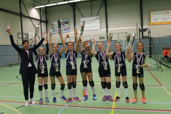 De kampioen met hun coach Nynke 21-04-2018
