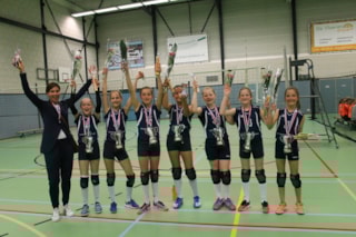 De kampioen met hun coach Nynke 21-04-2018