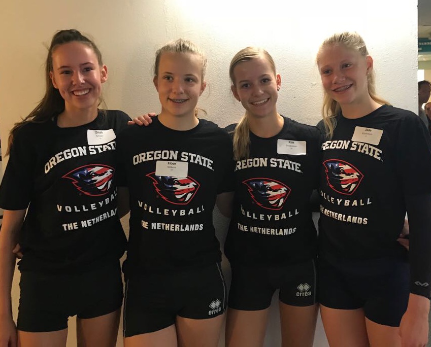 Dinto meiden deden mee aan clinic op Papendal