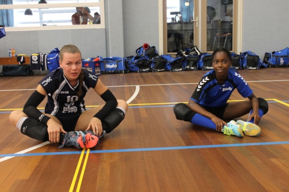 Samen met Jente bezig met de  warming-up