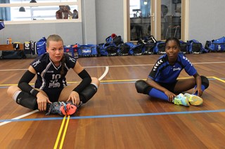 Samen met Jente bezig met de  warming-up