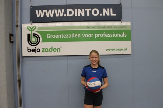 Lisa Swan Dinto 6 CMV