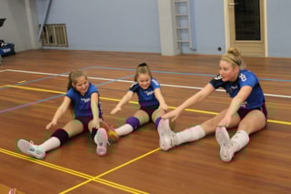 warming-up samen met Maren en Rosa