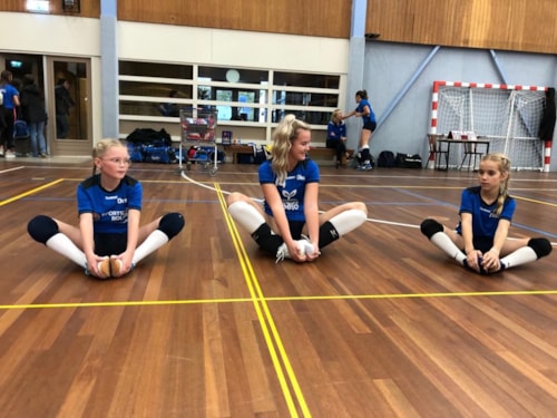 Samen met Pernilla van Ds1 bezig met de warming _upIMG-20211101-WA0022