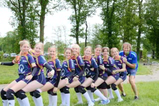 De B meiden 52104069385_940285c94c_b