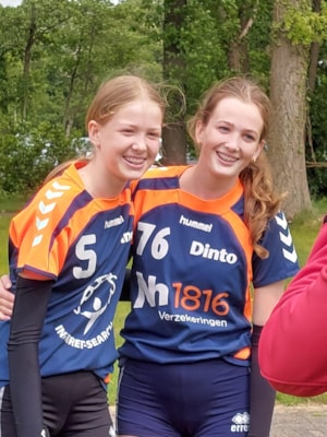 Lisa en Amy  284278916_7414875508583307_5525071160385145363_n