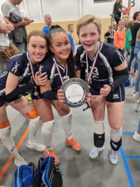 2022-06-04 NGJK 3 Dinto toppers Finette, Cynthia en Anneroos