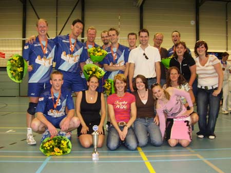 Regiobeker voor dames Sovoco 3 en heren Dinto 1