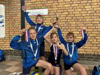2024-04-13 Amy-Luca-Dewi-    Maxime-Marin  N3-1 kampioen