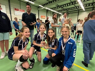 2024-04-13 Esmee-Bo-Isa-Sammie  N5-1  Kampioen