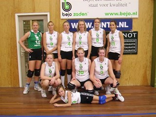 Manouk met dames 1