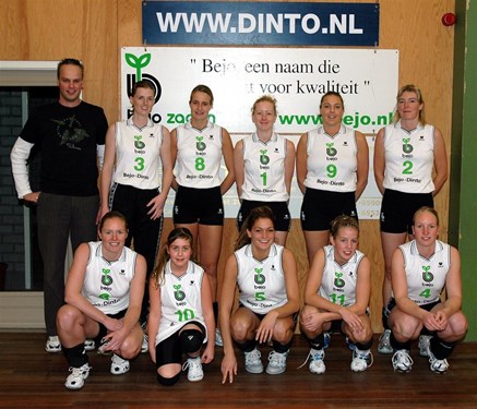 Jelena met het team van Bejo/Dinto