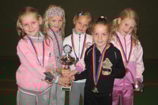 Dinto 10: Lynn Ooijevaar, Fabienne Dekker, Lotte Dekkers, Dionne Gomes, Kelly Burger